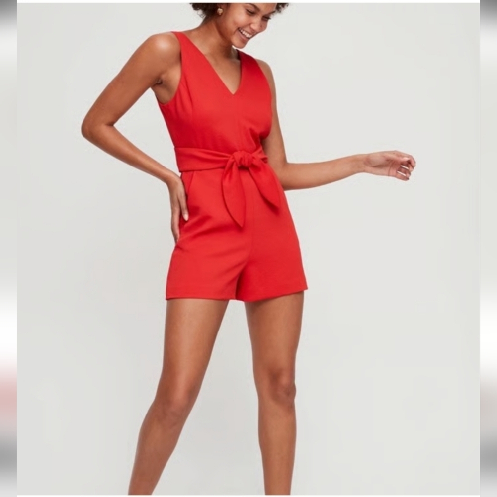 Aritzia Wilfred écoulement Romper in Goji Berry Red Size 8 Like New - Picture 4 of 10